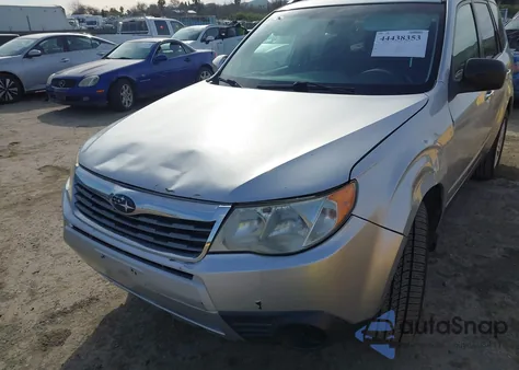 2010 Subaru Forester 2.5X Premium z USA, uszkodzony, nr VIN JF2SH6CC2AH729700